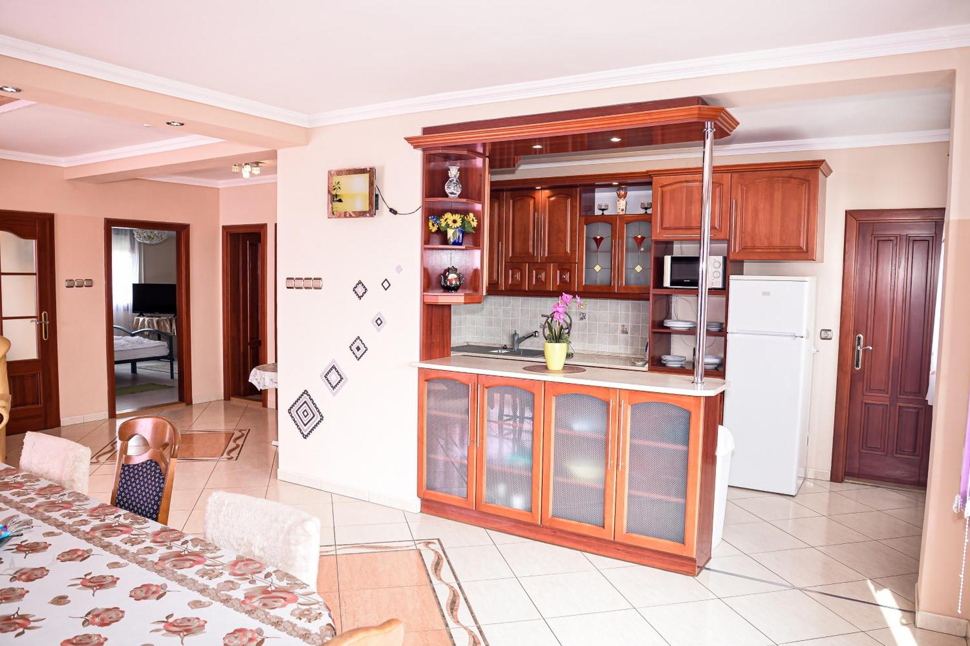 Hajnal Apartman Hajduszoboszlo Exterior photo